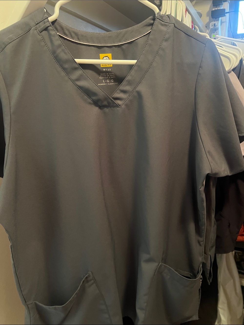 WonderWink V-Neck Scrub Top - Charcoal Gray